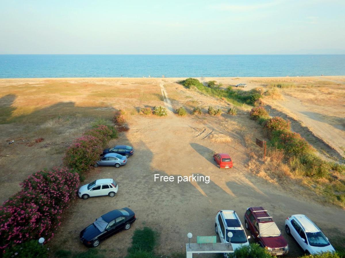 Medusa Beach Apartment, Asproválta Ngoại thất bức ảnh